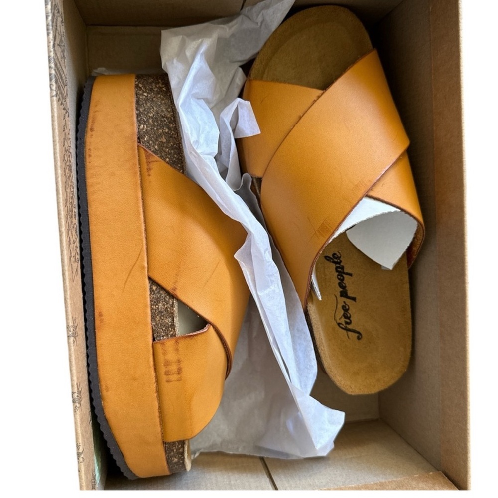 NIB Free People Sidelines Flatform size 36